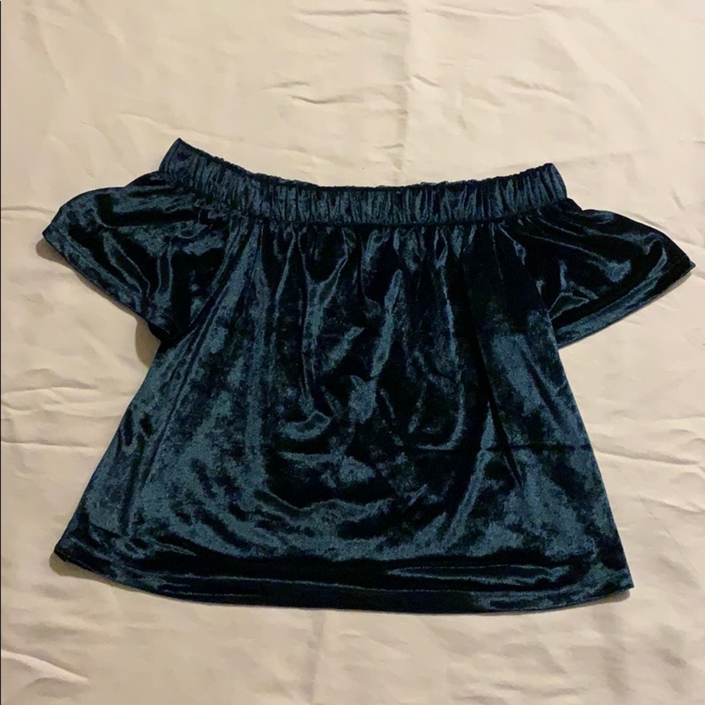 🌀Velvet Off The Shoulder Top🌀